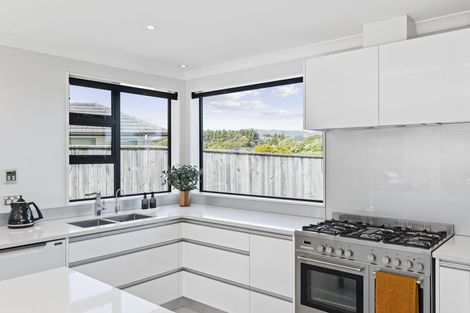 Photo of property in 11 Petrel Close, Paraparaumu Beach, Paraparaumu, 5032