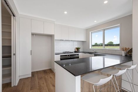 Photo of property in 35 Hayfield Way, Karaka, Papakura, 2113