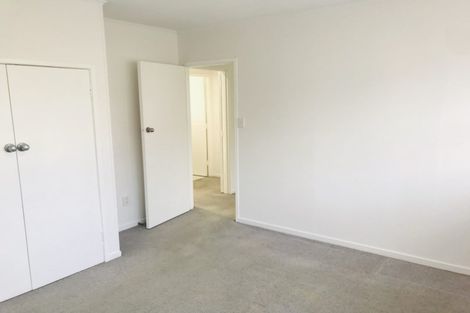 Photo of property in 5/85 Edmonton Road, Henderson, Auckland, 0612