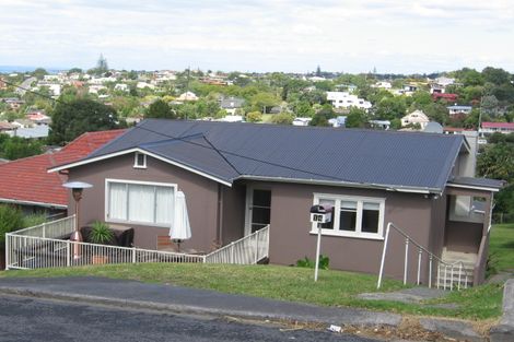 Photo of property in 14 Jellicoe Road, Murrays Bay, Auckland, 0630