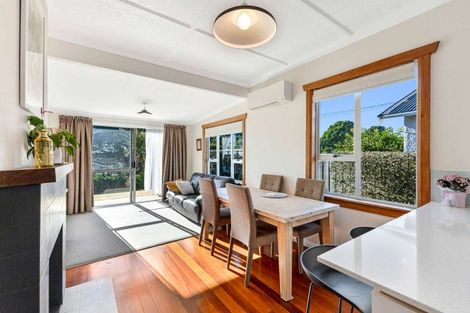 Photo of property in 9 Selwyn Street, Lower Vogeltown, New Plymouth, 4310