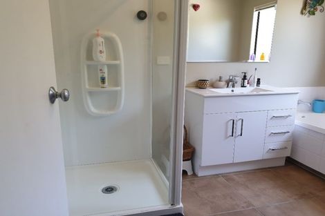 Photo of property in 73b Hillwell Drive, Henderson, Auckland, 0612