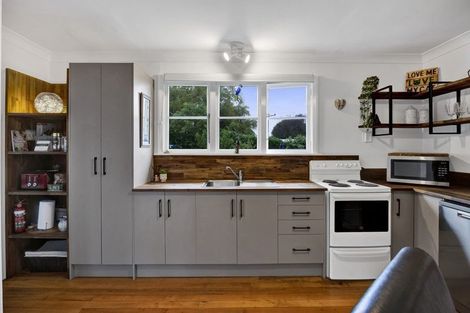 Photo of property in 63 Turuturu Road, Hawera, 4610