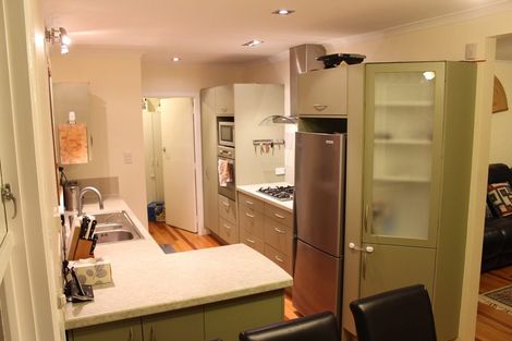 Photo of property in 6 Warren Street, Paparangi, Wellington, 6037