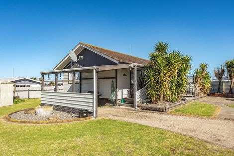 Photo of property in 38 Tongariro Street, Castlecliff, Wanganui, 4501