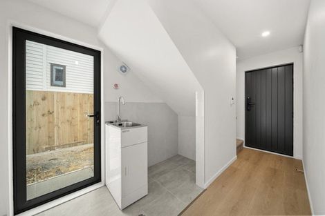 Photo of property in 3/1088 Beach Road, Torbay, Auckland, 0630