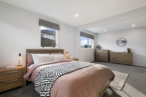 Photo of property in 1/52 Pupuke Road, Hillcrest, Auckland, 0627