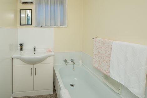 Photo of property in 19 Sturrocks Road, Redwood, Christchurch, 8051
