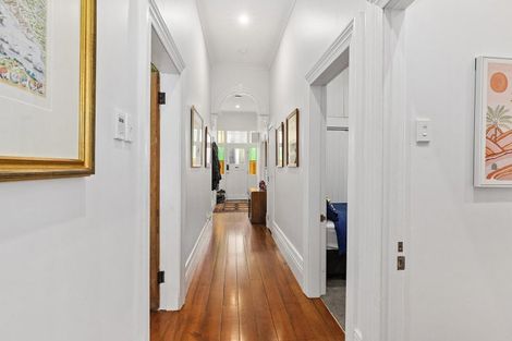 Photo of property in 17 Myrtle Crescent, Mount Cook, Wellington, 6021