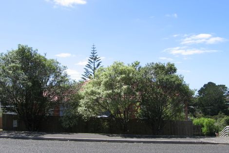 Photo of property in 1/145 Rangatira Road, Beach Haven, Auckland, 0626