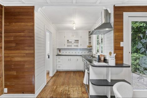 Photo of property in 70 Pleasant Road, Glen Eden, Auckland, 0602