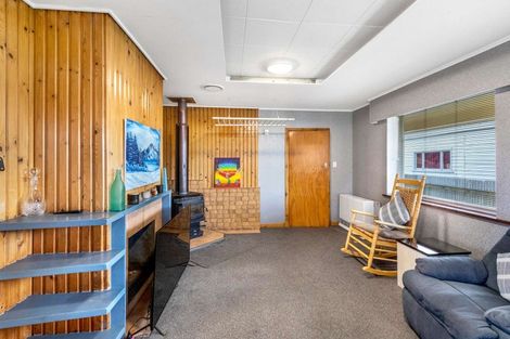 Photo of property in 19 Railway Esplanade, East Gore, Gore, 9710