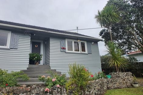 Photo of property in 105 Konini Road, Titirangi, Auckland, 0604