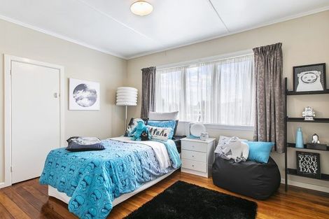 Photo of property in 110 Queen Street, Waiuku, 2123