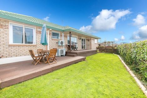 Photo of property in 15 Highbury Place, Nawton, Hamilton, 3200