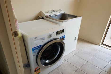 Photo of property in 239 Hill Road, The Gardens, Auckland, 2105