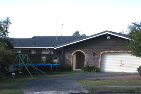Photo of property in 9 Hollyhock Place, Browns Bay, Auckland, 0630