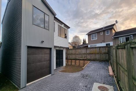 Photo of property in 425f Great South Road, Opaheke, 2113