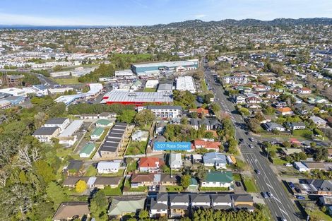 Photo of property in 2/27 Rata Street, New Lynn, Auckland, 0600