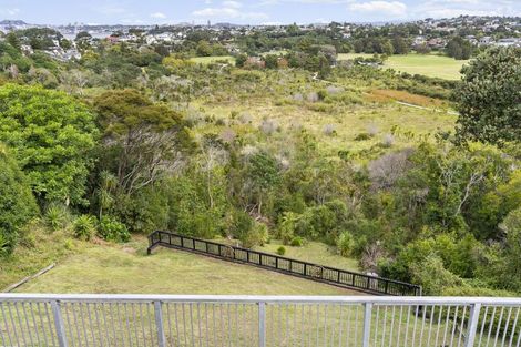Photo of property in 99 Exmouth Road, Northcote, Auckland, 0627