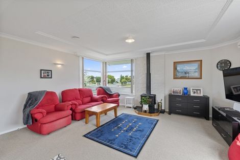 Photo of property in 2 Glen Street, Levin, 5510