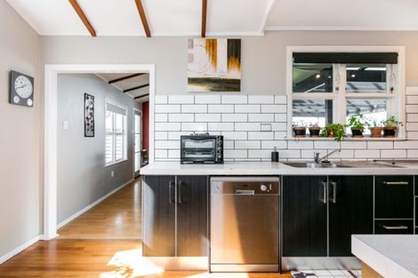 Photo of property in 17 Winchester Place, Tamatea, Napier, 4112