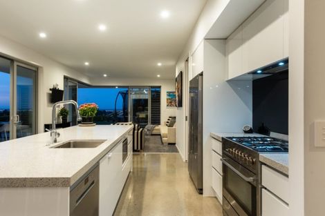 Photo of property in 7r Estates Terrace, Welcome Bay, Tauranga, 3175