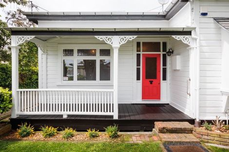 Photo of property in 294 Grey Street, Palmerston North, 4414