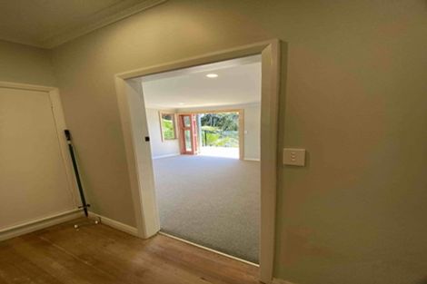 Photo of property in 97 Scenic Drive, Titirangi, Auckland, 0604