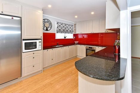 Photo of property in 10 Buller Crescent, Manurewa, Auckland, 2102