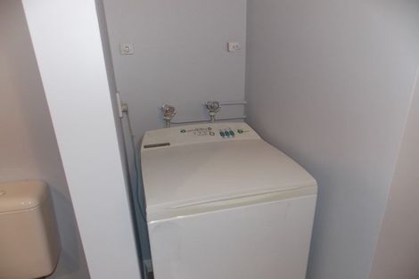 Photo of property in Endeavour Apartments, 23/125u Thorndon Quay, Pipitea, Wellington, 6011