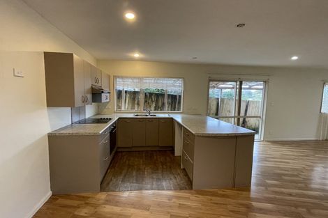 Photo of property in 14a Cypress Place, Sunnynook, Auckland, 0620