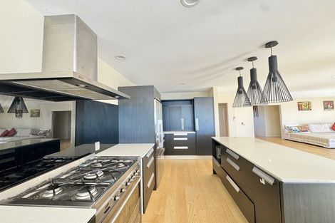 Photo of property in 2 Cliff Road, Torbay, Auckland, 0630