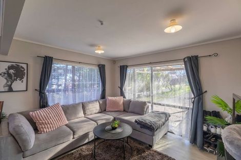 Photo of property in 23 Flaunty Place, West Harbour, Auckland, 0618