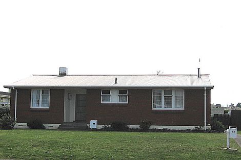 Photo of property in 11 Matipo Street, Castlecliff, Whanganui, 4501