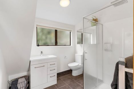 Photo of property in 1/305 Glenfield Road, Glenfield, Auckland, 0629