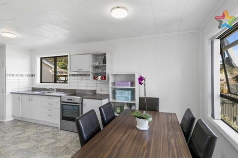 Photo of property in 195 Waddington Drive, Naenae, Lower Hutt, 5011