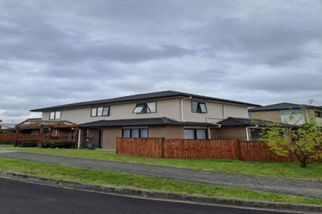 Photo of property in 2 Kirikiri Drive, Papakura, 2110