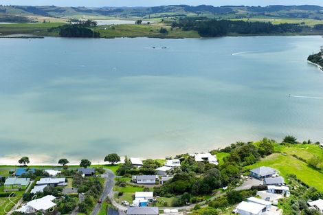 Photo of property in 9 Rigby Street, Whakapirau, 0583