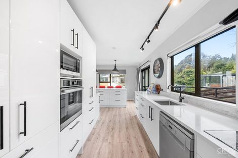 Photo of property in 12 Roman Close, Silverstream, Upper Hutt, 5019