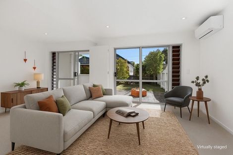 Photo of property in 4a/60 Masons Road, Oteha, Auckland, 0632