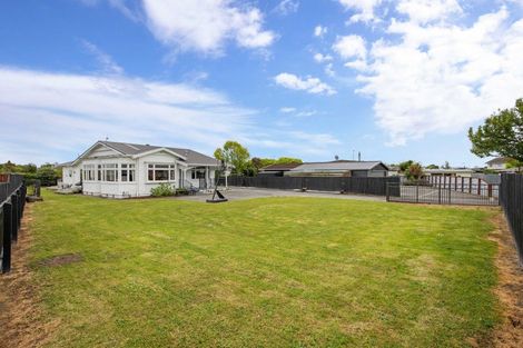 Photo of property in 2 Alma Place, Milson, Palmerston North, 4414