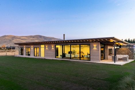 Photo of property in 20 Peak Drive, Twizel, 7901