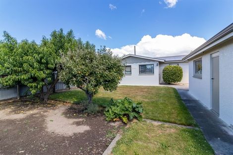 Photo of property in 37 Colwyn Street, Bryndwr, Christchurch, 8053