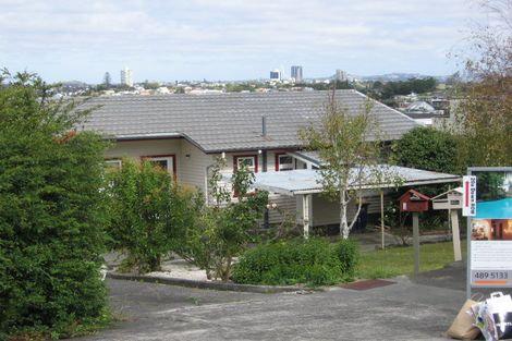 Photo of property in 20a Marama Street, Castor Bay, Auckland, 0620