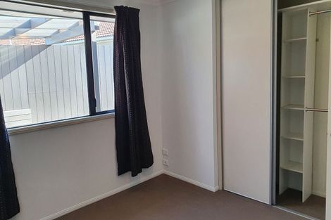 Photo of property in 27 Pahi Place, West Harbour, Auckland, 0618