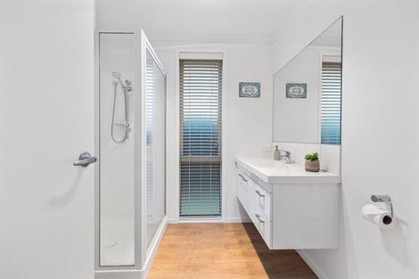 Photo of property in 17 Hansard Place, Bethlehem, Tauranga, 3110