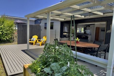 Photo of property in 402 Linton Crescent, Whangamata, 3620