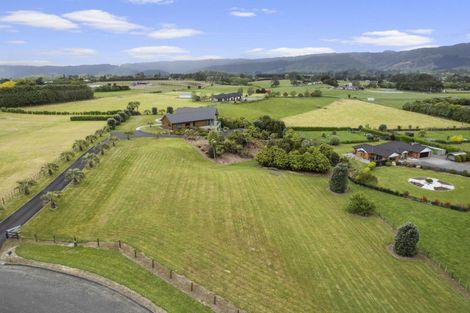 Photo of property in 83 Ohau Terrace, Ohau, Levin, 5570