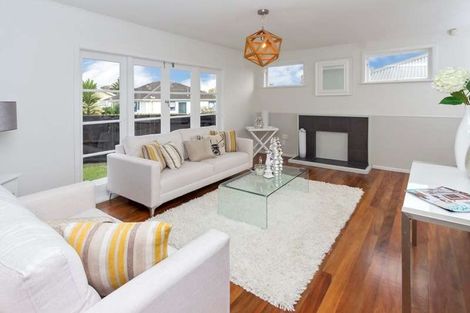 Photo of property in 8a White Road, Manurewa, Auckland, 2102